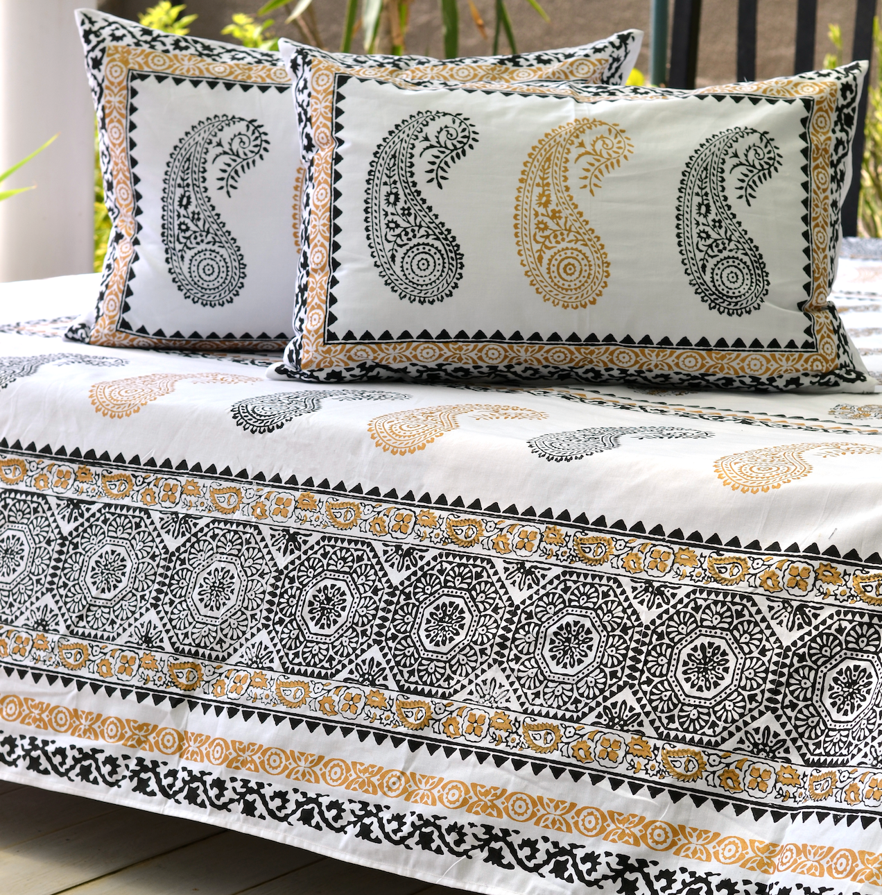 Sadabahar - Hand Block Printed Bed Set